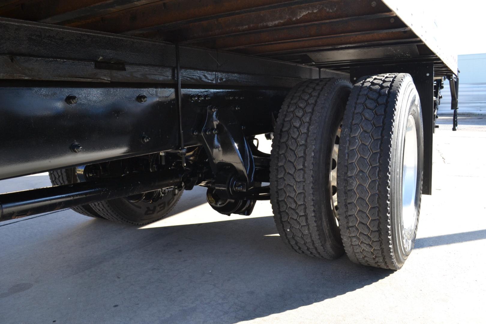 2020 WHITE /BLACK FREIGHTLINER M2-106 with an CUMMINS B6.7L 260HP engine, ALLISON 2100HS AUTOMATIC transmission, located at 9172 North Fwy, Houston, TX, 77037, (713) 910-6868, 29.887470, -95.411903 - Photo#12